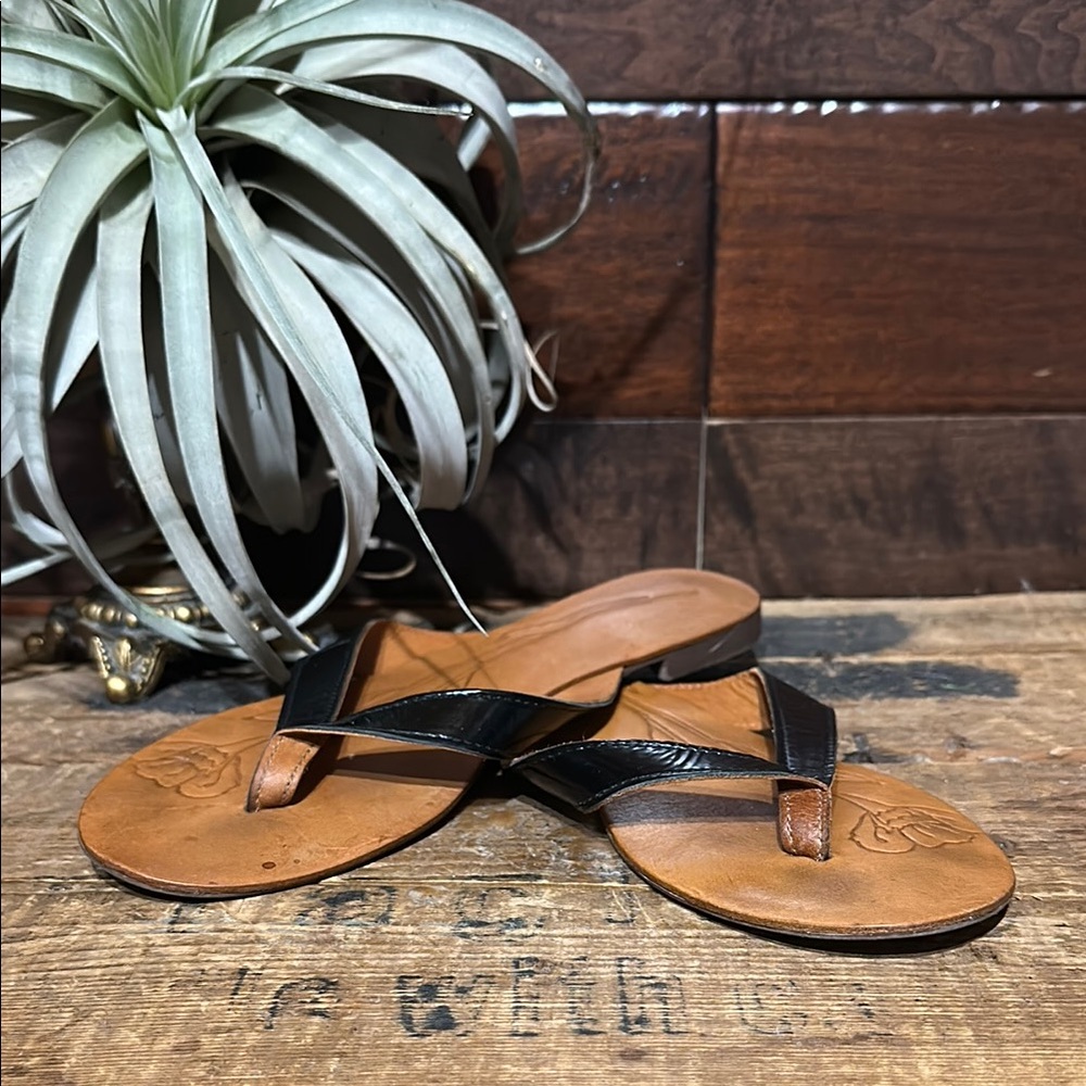 Faded Glory Black and Brown Leather Sandals